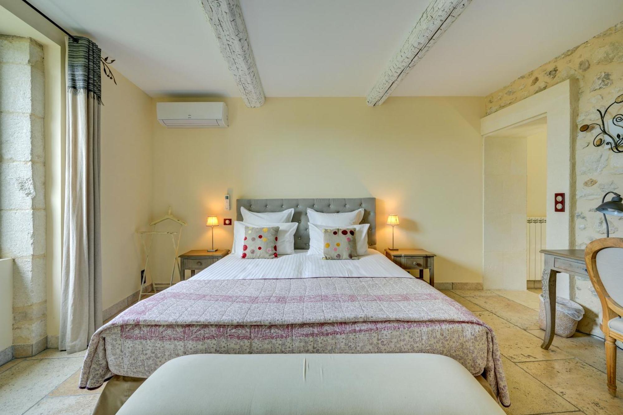 La Belle Vie Hotel Saint-Hilaire-d'Ozilhan Ngoại thất bức ảnh
